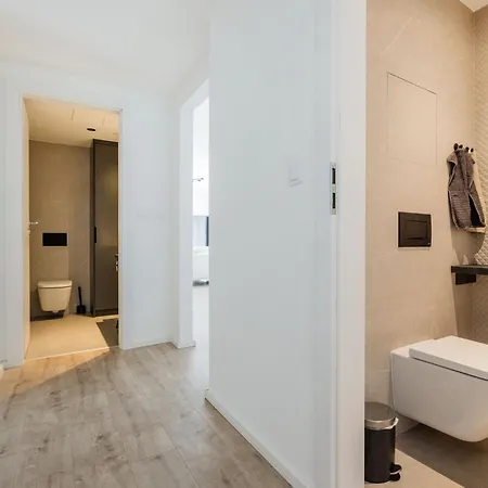 Penthouse With View And Parking For Two *