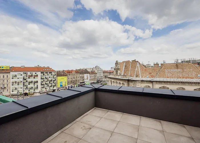 Penthouse With View And Parking For Two Budapest