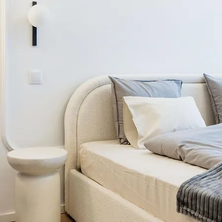 Penthouse With View And Parking For Two