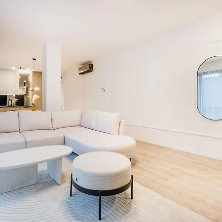 Penthouse With View And Parking For Two *