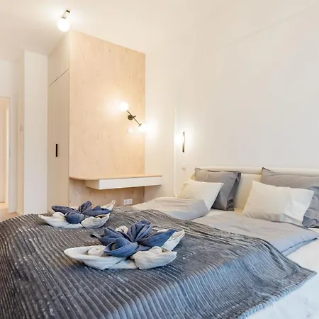 Penthouse With View And Parking For Two Budapest