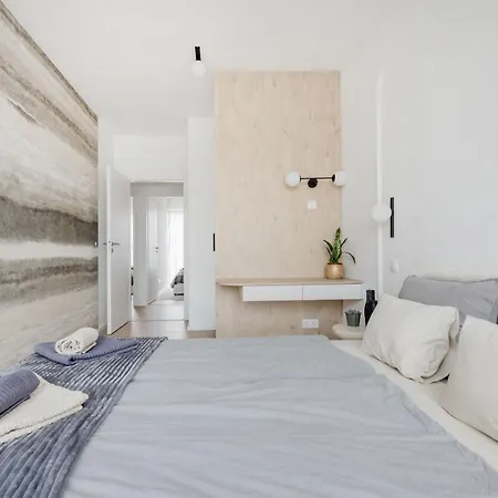 Penthouse With View And Parking For Two *