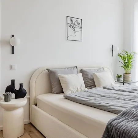 Penthouse With View And Parking For Two *
