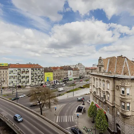 Apartman Penthouse With View And Parking For Two Budapest