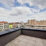 Penthouse With View And Parking For Two Βουδαπέστη