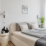 Penthouse With View And Parking For Two *