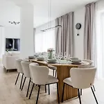 Διαμέρισμα Penthouse With View And Parking For Two Βουδαπέστη
