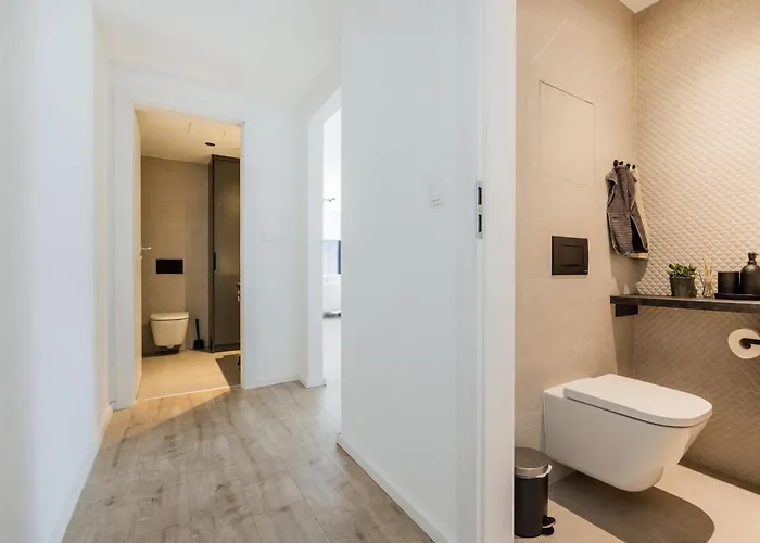 Penthouse With View And Parking For Two *